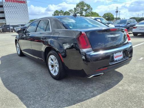 2015 Chrysler 300 Limited