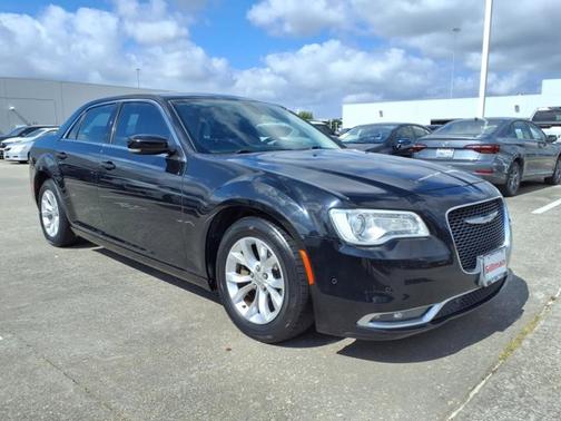 2015 Chrysler 300 Limited