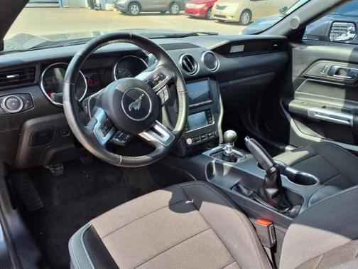 2016 Ford Mustang V6
