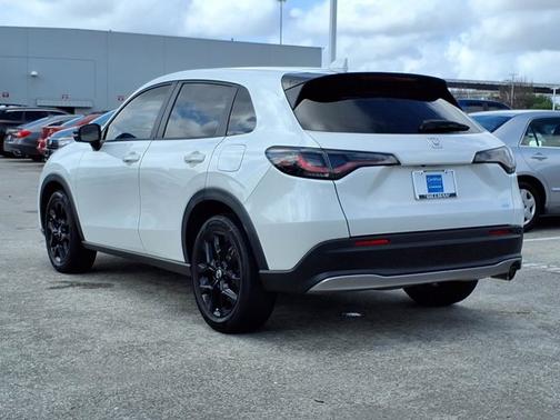 Platinum White Pearl 2023 Honda HR-V Sport