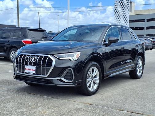 Mythos Black Metallic 2025 Audi Q3 S line Premium
