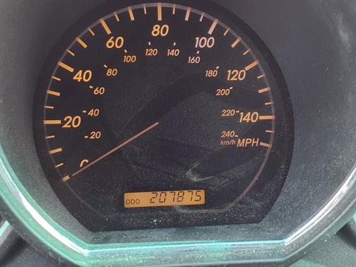 2004 Lexus RX 330 Base (A5)