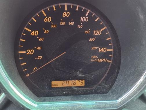 2004 Lexus RX 330 Base (A5)