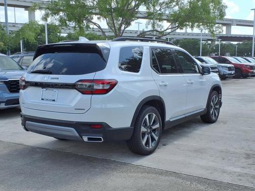 2025 Honda Pilot Touring