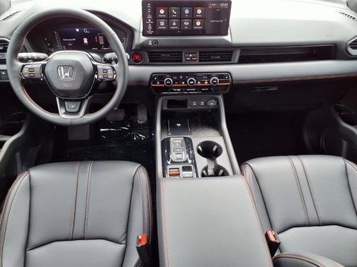 Platinum White Pearl 2026 Honda Pilot TrailSport