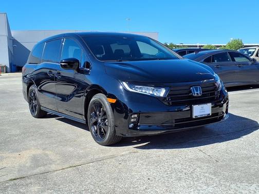 Crystal Black Pearl 2024 Honda Odyssey Sport