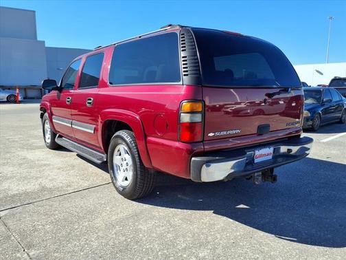 2004 Chevrolet Suburban LS