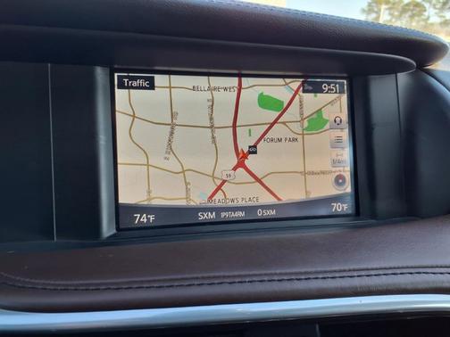 2017 INFINITI QX30 Premium