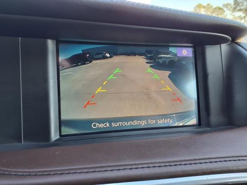 2017 INFINITI QX30 Premium