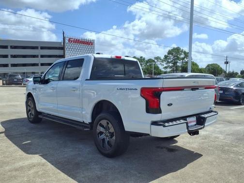 2022 Ford F-150 Lightning LARIAT