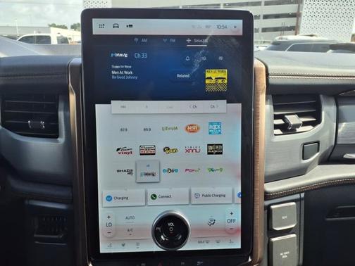 2022 Ford F-150 Lightning LARIAT