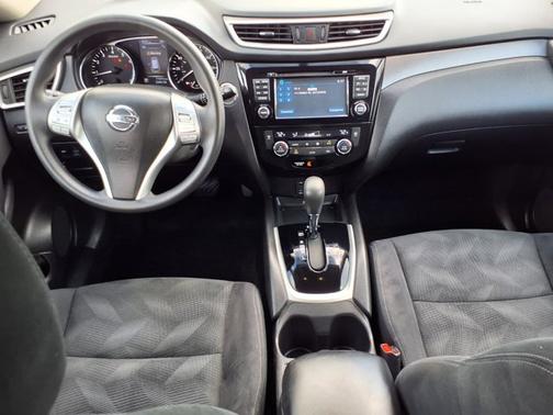 Moonlight White 2014 Nissan Rogue SV