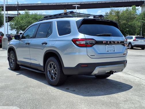 Solar Silver Metallic 2026 Honda Pilot TrailSport