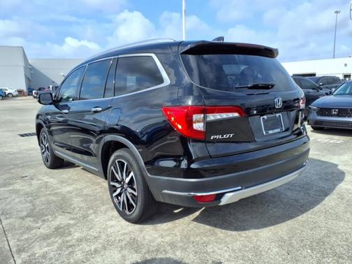 2022 Honda Pilot Touring 7-Passenger