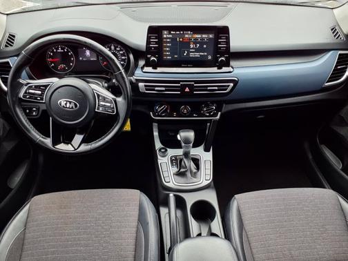 Clear White/Black Roof 2021 Kia Seltos S