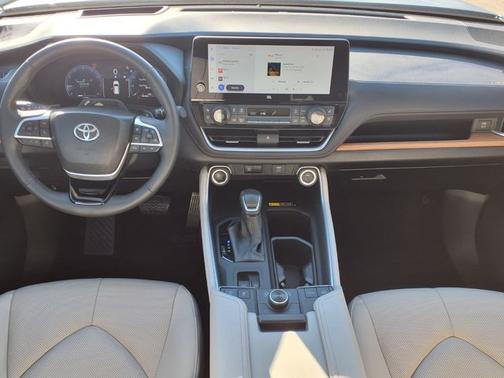 Celestial Silver Metallic 2024 Toyota Grand Highlander Platinum