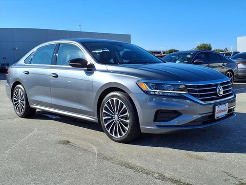 2022 Volkswagen Passat 2.0T Limited Edition