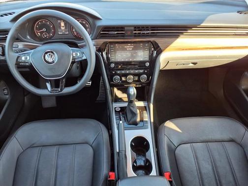 2022 Volkswagen Passat 2.0T Limited Edition