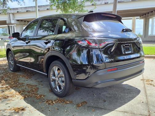 Crystal Black Pearl 2026 Honda HR-V LX