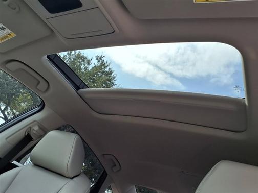 Platinum White Pearl 2026 Honda Accord Hybrid EX-L