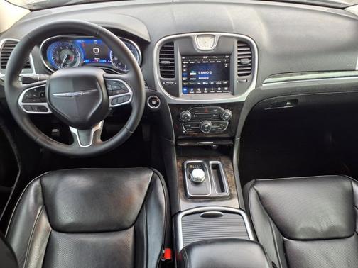 Granite Crystal Metallic Clearcoat 2023 Chrysler 300 Touring L