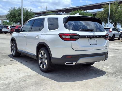 Platinum White Pearl 2026 Honda Pilot Touring