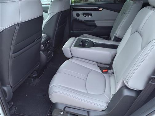 2025 Honda Pilot TRG AWD 8P