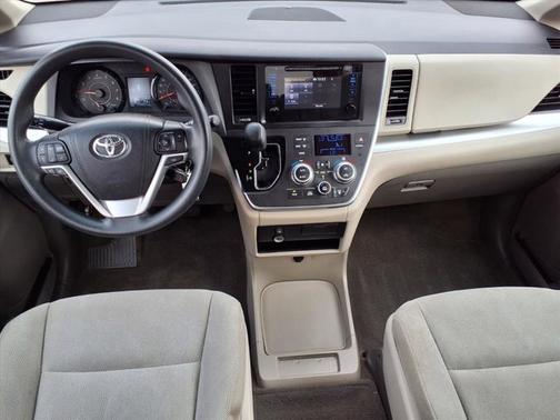 2015 Toyota Sienna L