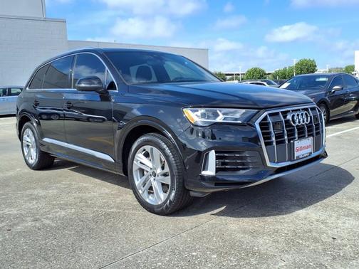 Mythos Black Metallic 2022 Audi Q7 Premium Plus