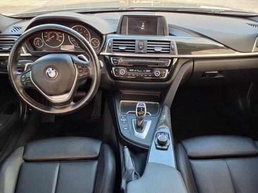 2018 BMW 330 i