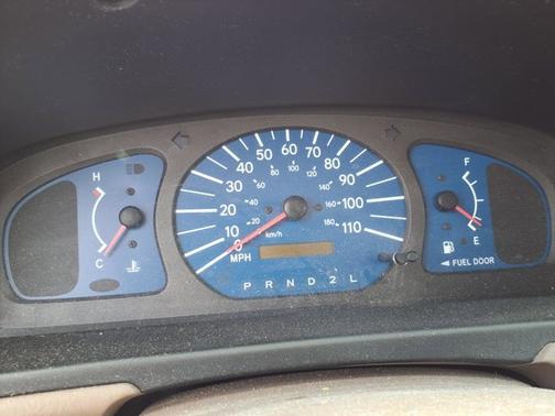 Silver Shadow Pearl 2001 Toyota Sienna CE