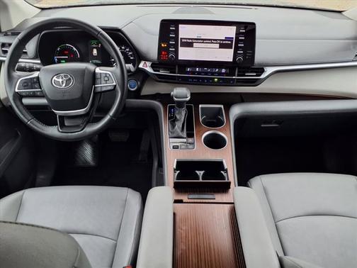 2023 Toyota Sienna XLE