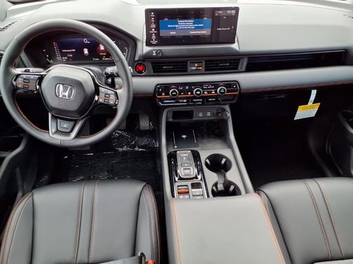 Platinum White Pearl 2026 Honda Pilot TrailSport