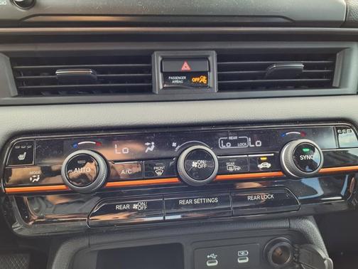 Platinum White Pearl 2026 Honda Pilot TrailSport