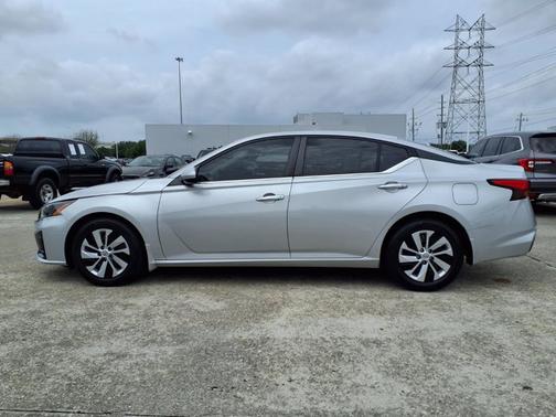 Brilliant Silver Metallic 2023 Nissan Altima 2.5 S