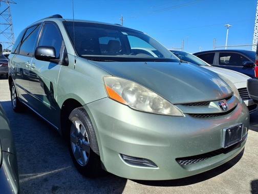 2009 Toyota Sienna LE 7-Passenger