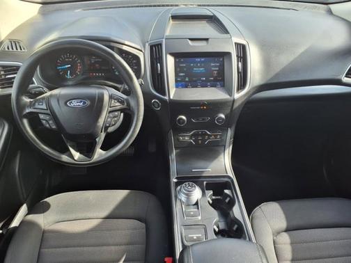 2020 Ford Edge SE