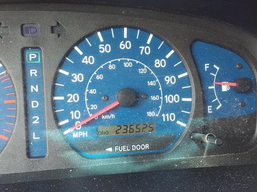 2001 Toyota Sienna LE