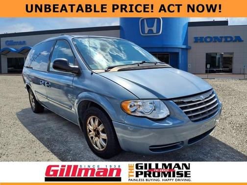 2005 Chrysler Town & Country Touring