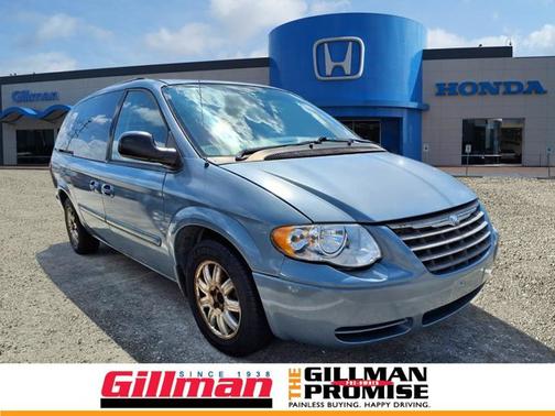 2005 Chrysler Town & Country Touring