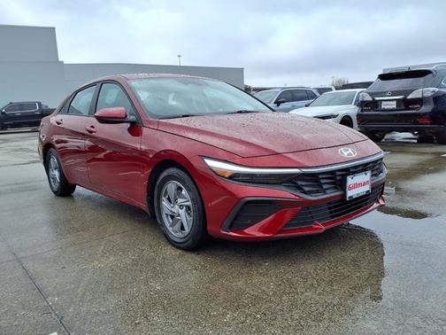 2024 Hyundai ELANTRA SE