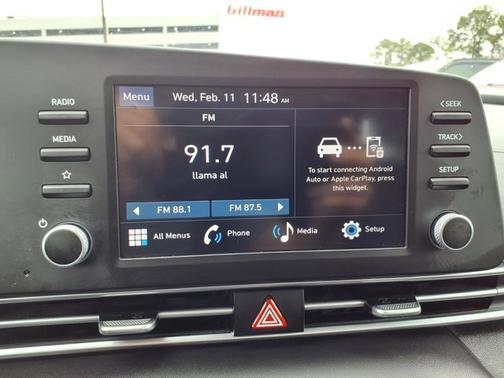 2024 Hyundai ELANTRA SE