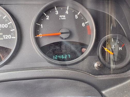 Stone White 2010 Jeep Compass Sport