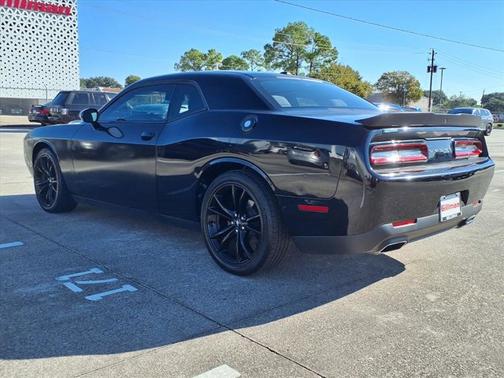 2017 Dodge Challenger SXT