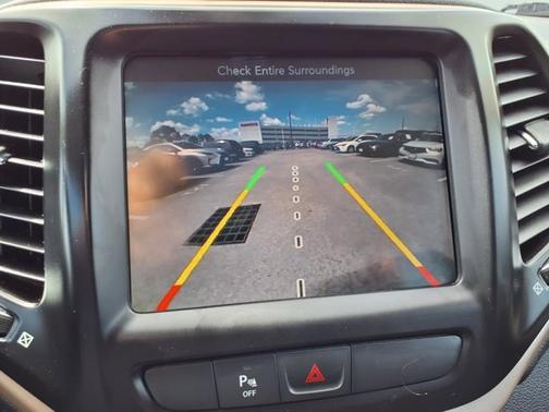 Diamond Black Crystal Pearlcoat 2017 Jeep Cherokee Limited