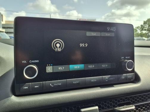 Platinum White Pearl 2024 Honda HR-V LX