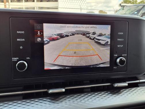 2024 Kia Carnival LX