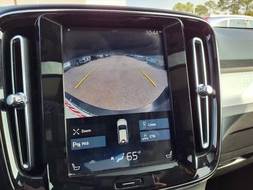 2020 Volvo XC40 T5 Momentum