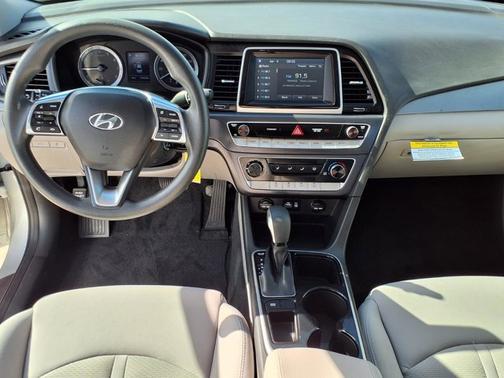 Symphony Silver 2018 Hyundai SONATA SE