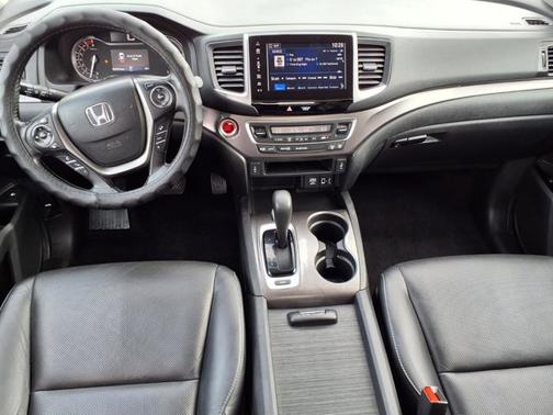 White Diamond Pearl 2018 Honda Ridgeline RTL-T